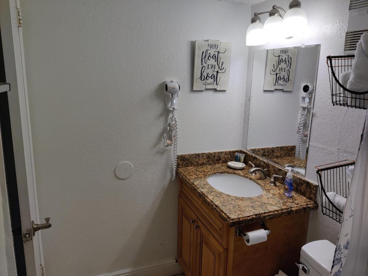Centauri Vacation Rentals Beautiful 2-Bedroom Condo, Near All Orlando Attractions, Free Parking & Wi-Fi, King Bed Zewnętrze zdjęcie