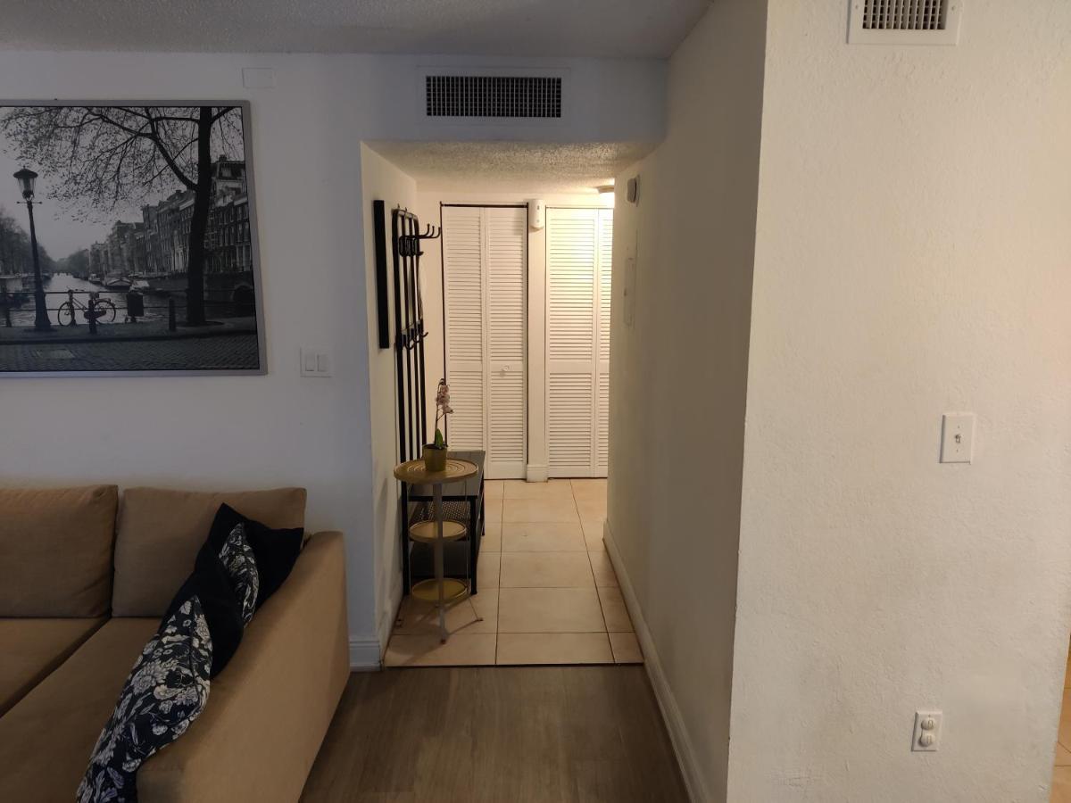 Centauri Vacation Rentals Beautiful 2-Bedroom Condo, Near All Orlando Attractions, Free Parking & Wi-Fi, King Bed Zewnętrze zdjęcie