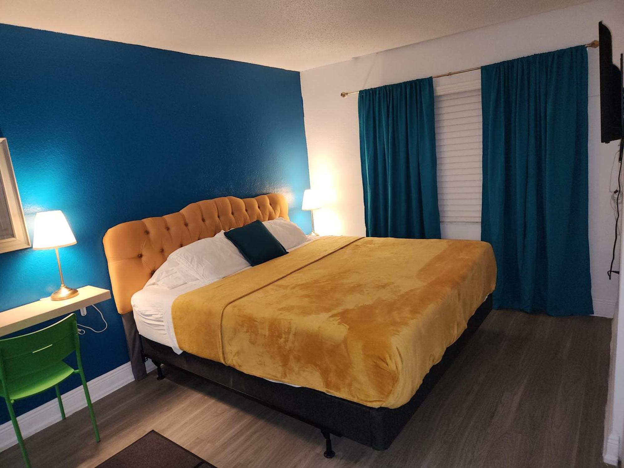 Centauri Vacation Rentals Beautiful 2-Bedroom Condo, Near All Orlando Attractions, Free Parking & Wi-Fi, King Bed Zewnętrze zdjęcie